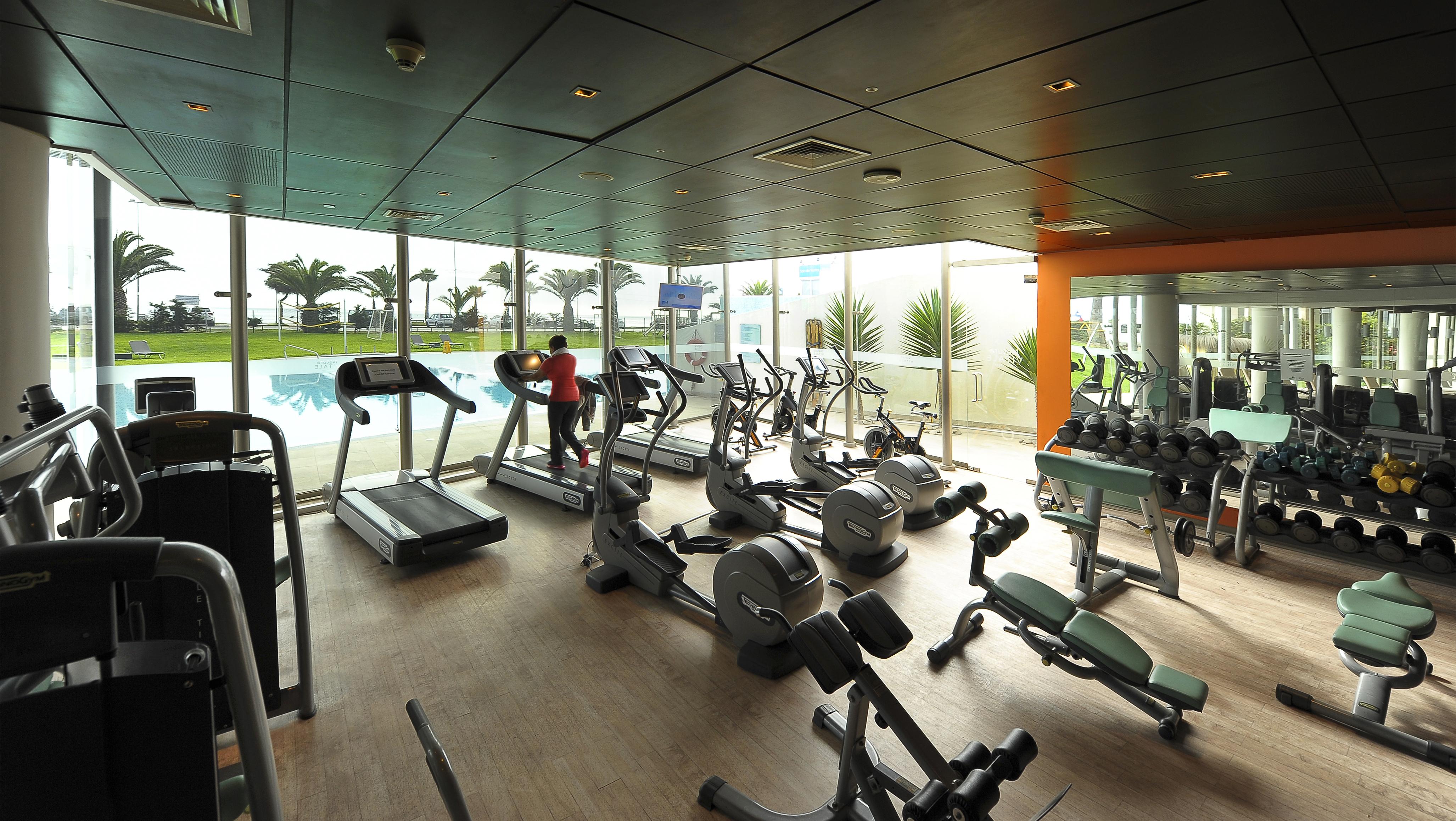 Enjoy Coquimbo Hotel Exterior foto A gym in Dubai
