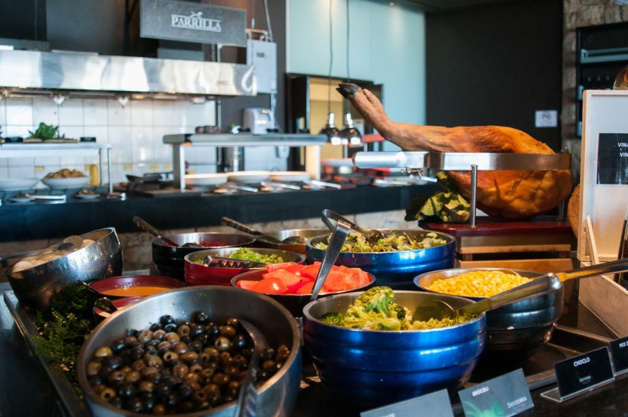 Enjoy Coquimbo Hotel Exterior foto A salad bar